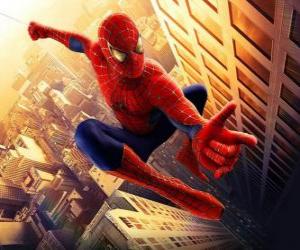 Puzzle Spiderman άλματα μεταξύ κτιρίων της πόλης με του swinging αράχνη